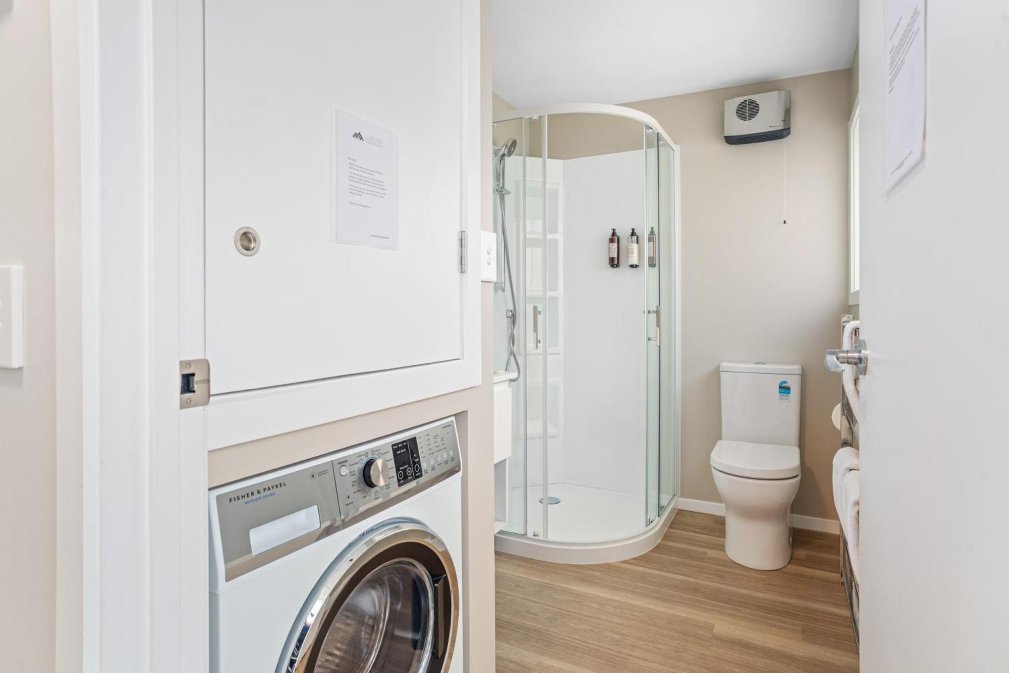 Central Location - 2 Bedroom Aptmt With Lake View Квинстаун Экстерьер фото